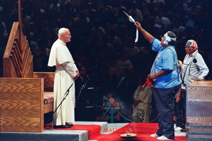 João Paulo II com pagãos